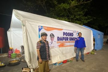 Dinsos suplai makanan kebutuhan personil pemadam di TPA Rawakucing