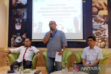 Jurnalis dan pentingnya kalkulasi dampak hoaks di tahun politik