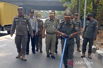 Camat Pademangan ikut sisir ranjau paku di Jakarta Utara