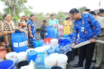 Pemprov Jateng salurkan bantuan air bersih ke 1.382 desa
