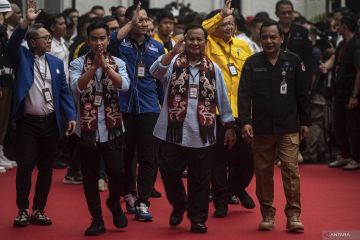 Pasangan Prabowo - Gibran daftar capres dan cawapres ke Kantor KPU