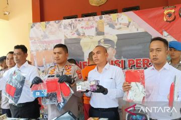 Polisi memburu perampok minimarket yang diotaki mantan pegawai