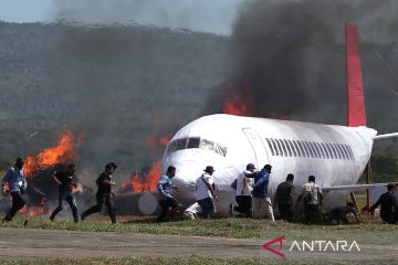 Simulasi penanggulangan kecelakaan pesawat