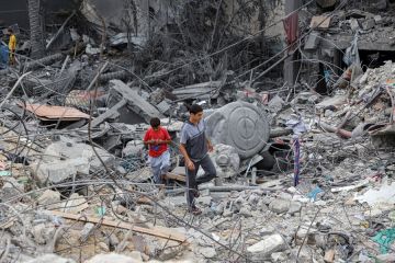 Korban tewas akibat gempuran Israel di Gaza tembus 7.700 orang