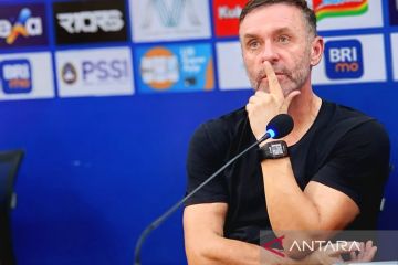 Thomas Doll soroti mentalitas anak asuhnya jelang laga lawan PSS