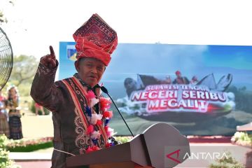 Gubernur Sulteng komitmen perbaiki jalan menuju kawasan megalit Poso