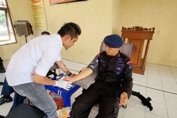 Ada edukasi pemilu saat Brimob Polda Aceh gelar aksi donor darah