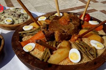 Aljazair gelar festival masak hidangan penutup tradisional Couscous