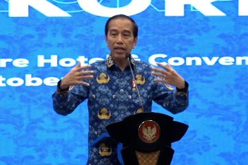 Jokowi soal belanja barang impor di ASN: Hati-hati...