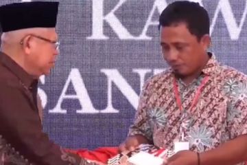 Wapres serahkan alsintan hingga sertifikat tanah ke warga Donggala