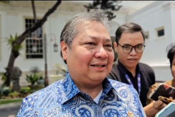 Tanggapan Airlangga soal isu Gibran pindah ke Golkar