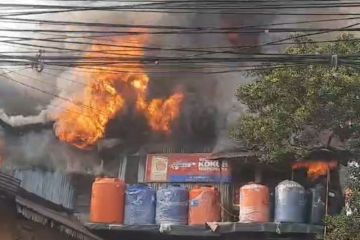Tiga warga alami luka bakar imbas kebakaran di Cilandak