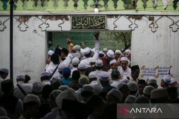 Haul Habib Ali bin Muhammad Al Habsyi di Solo