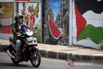 Mural solidaritas warga untuk rakyat Palestina
