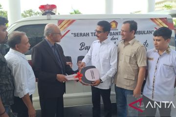Prabowo Subianto serahkan 25 unit ambulans untuk Aceh