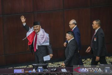 MKMK jatuhkan sanksi pemberhentian dari jabatan Ketua MK kepada Anwar Usman
