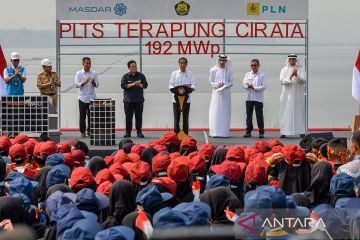 Presiden Jokowi resmikan PLTS Terapung Cirata