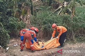 Sesosok mayat pria ditemukan di KBT Cakung diduga korban pembunuhan