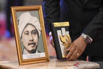 Enam tokoh Indonesia dianugerahkan gelar Pahlawan Nasional