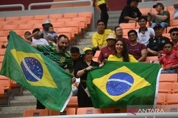 Piala Dunia U-17: Aksi suporter timnas Brasil saat lawan Kaledonia Baru