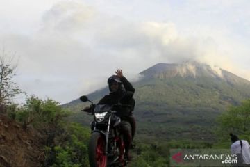 Gunung Ile Lewotolok kembali erupsi setinggi 400 meter