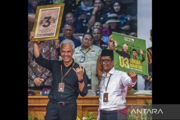 Ganjar soroti politik "drakor" di hadapan Anies dan Prabowo