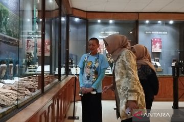 Seniman Didik Nini Thowok ajak generasi muda cintai Museum Kretek