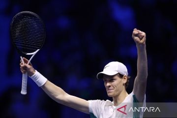 Tenis ATP Finals: Jannik Sinner kalahkan Novak Djokovic