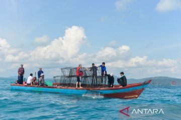 PT Timah - Nelayan Bangka menenggelamkan puluhan rumah cumi