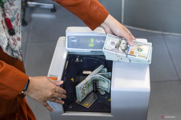 Rupiah Selasa pagi turun menjadi Rp15.803 per dolar AS