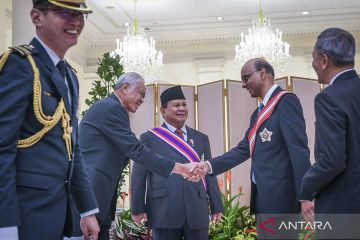 Menhan Prabowo terima Darjah Utama Bakti dari Presiden Singapura.