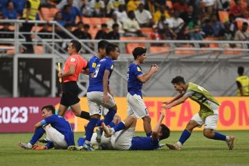 Pelatih Uzbekistan U-17 dijatuhi kartu merah oleh wasit asal Honduras