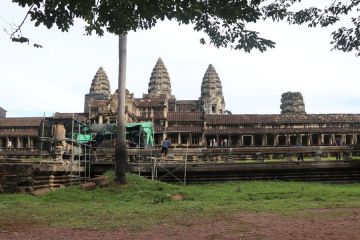 Restorasi pagar langkan dan tangga Naga Angkor Wat hampir rampung