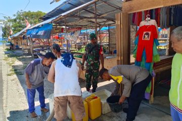 Polres Banggai distribusi air bersih untuk warga terdampak kekeringan