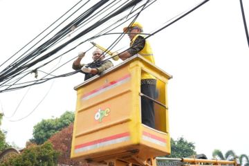 Legislator minta perusahaan segera rapikan kabel fiber