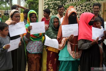 Imigran Rohingya ditampung sementara di gedung eks kantor imigrasi Lhokseumawe Aceh