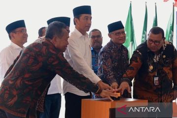 Presiden Jokowi meletakkan batu pertama pembangunan RS Muhammadiyah