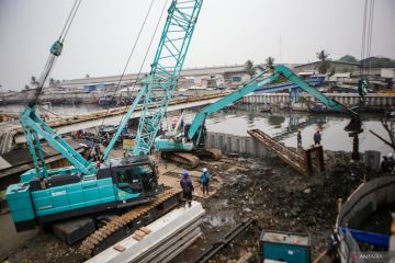 Pembangunan tanggul pantai di pantai Jakarta