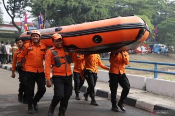 BPBD DKI Jakarta siagakan perahu karet di setiap kelurahan