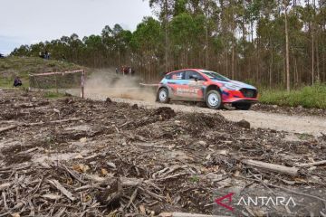 Pereli asing akui trek APRC Danau Toba cukup menantang