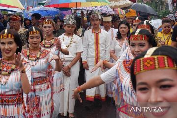 Gibran dikukuhkan sebagai warga suku Toraja