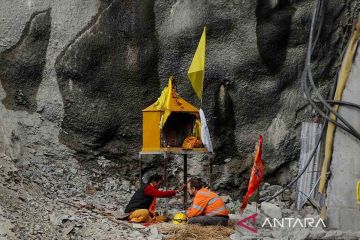 Upaya penyelamatan 41 pekerja yang terjebak dalam terowongan di Uttarkashi