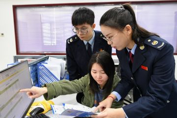 China perkuat langkah keringanan pajak dan biaya untuk topang bisnis