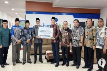 Bank Kalsel serahkan donasi untuk Palestina kepada BAZNAS Kalsel