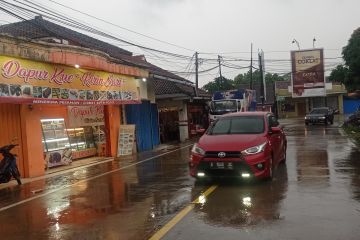 Warga pesisir Pantai Carita tidak terpengaruh erupsi GAK