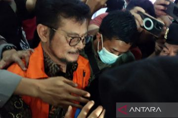 SYL bungkam ditanya soal Firli saat tiba di Bareskrim