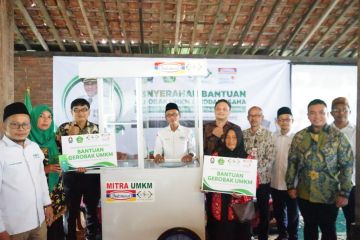 NU Care-LazisNU dan Indomaret salurkan bantuan usaha untuk UMKM