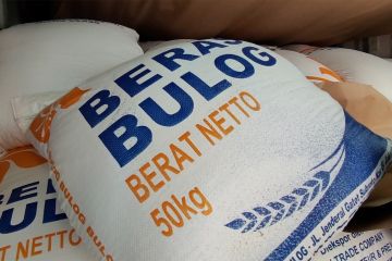 3.500 ton beras impor dari Kamboja tiba di Semarang