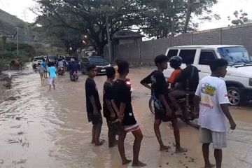 Banjir dan longsor di Donggala hambat lalu lintas di Trans Sulawesi