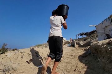Kelangkaan air bersih, warga Gaza terpaksa gunakan air laut